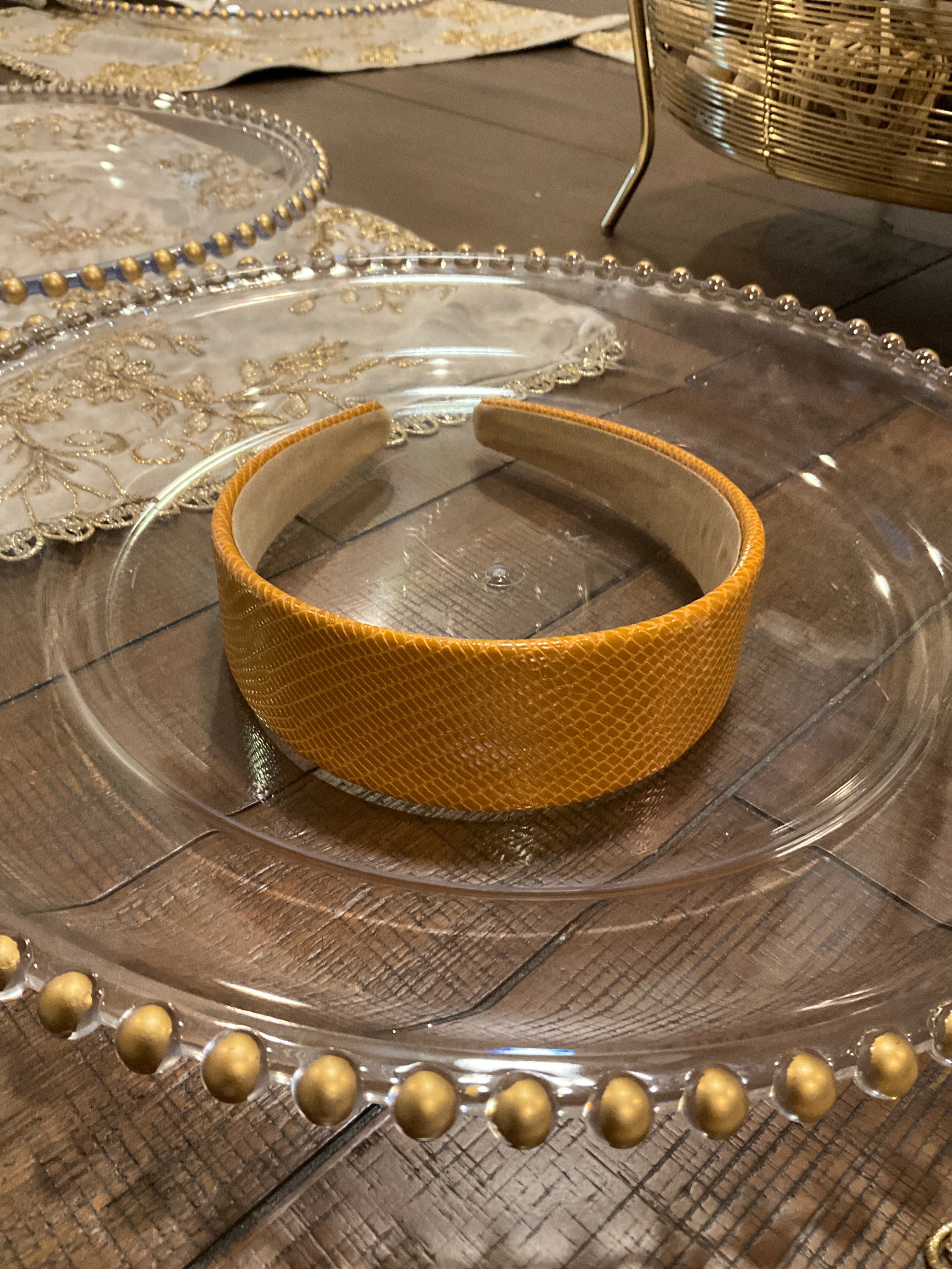 Camel headband