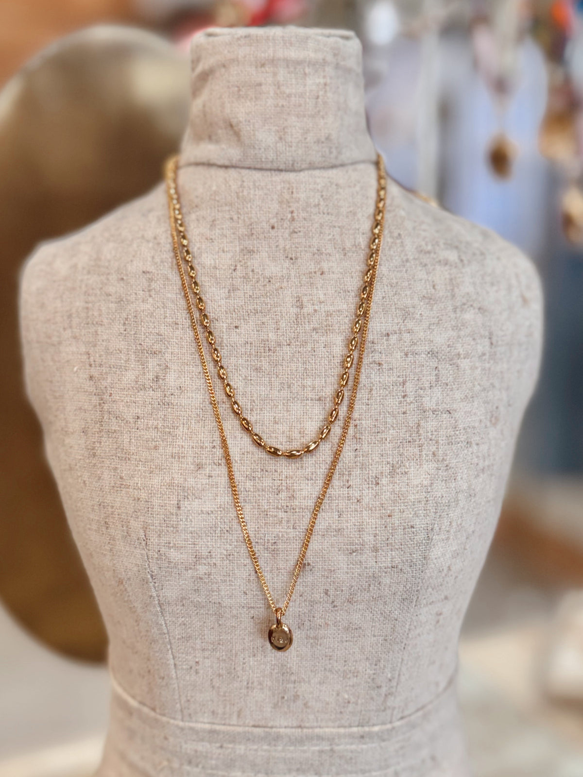 Kiss Necklace Gold